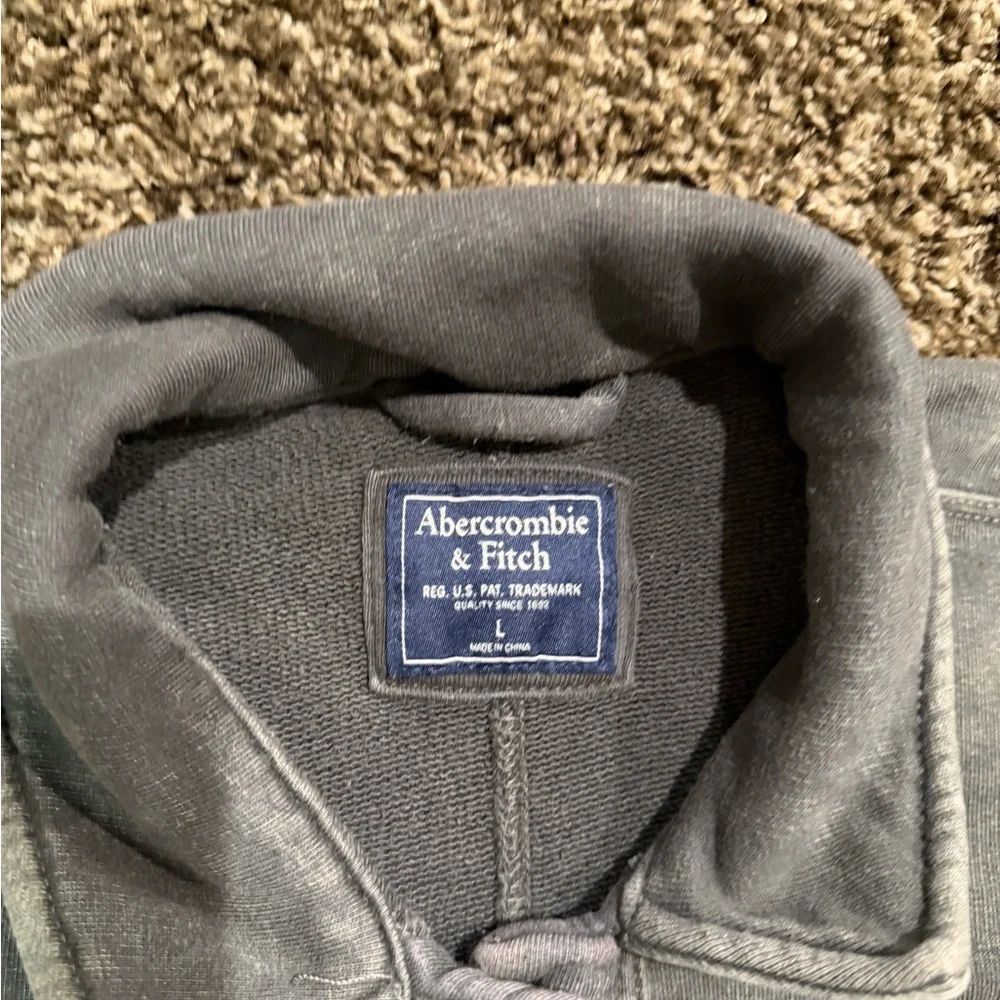 Men's dark green neutral Button-Front sweater with trench coat style - Picture 4 of 5